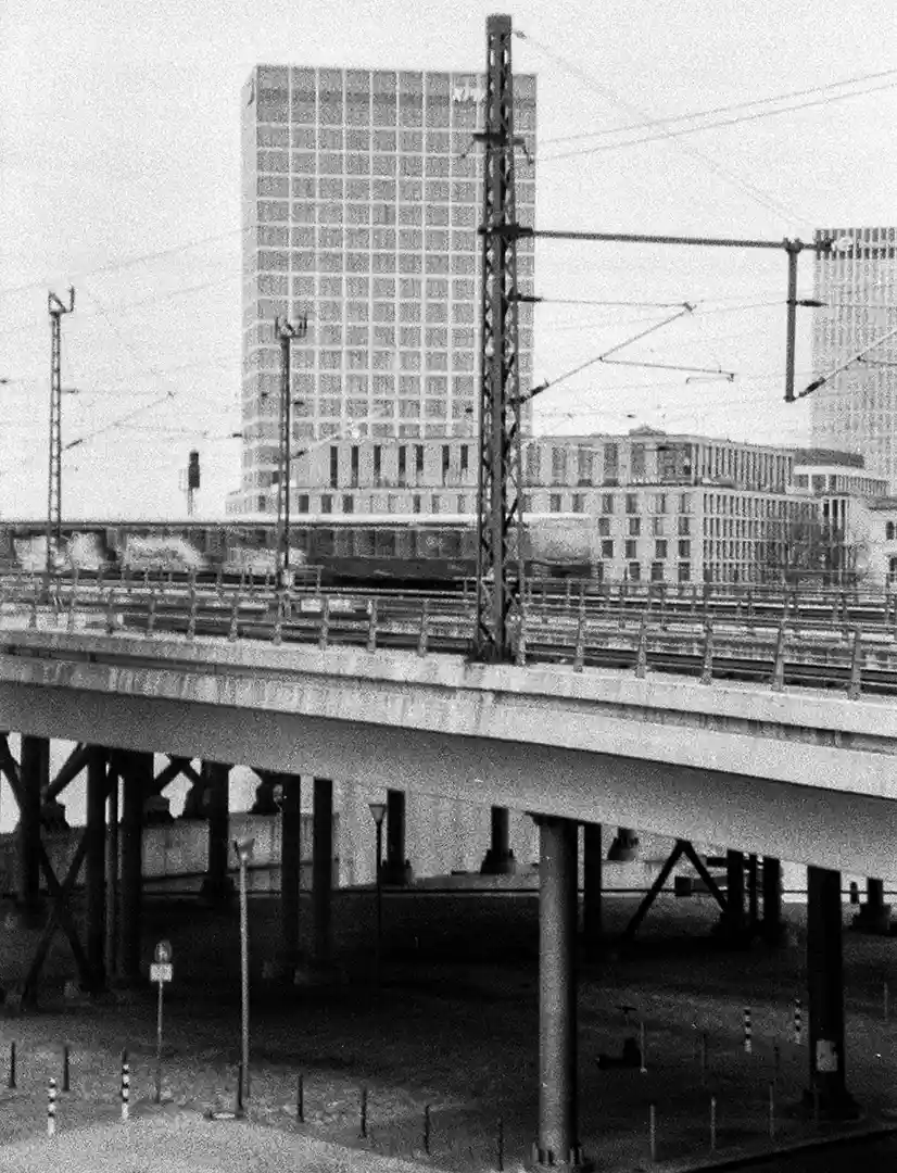 urban berlin train rush